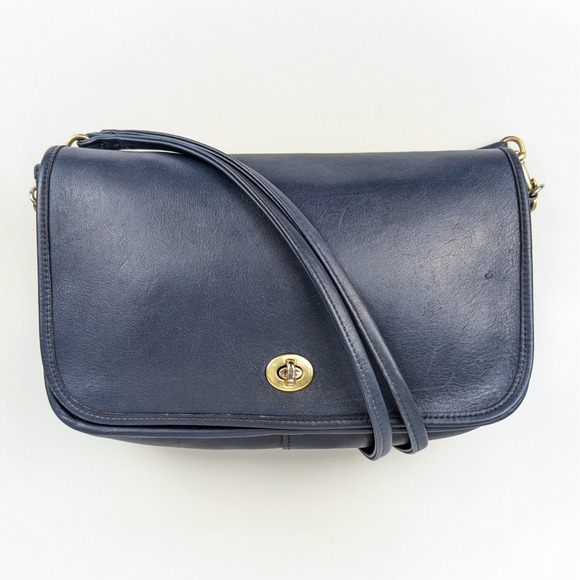Vtg 70s 80s Navy Blue Leather Crossbody City Bag Timeless Gold Tone Hardware - Picture 1 of 11